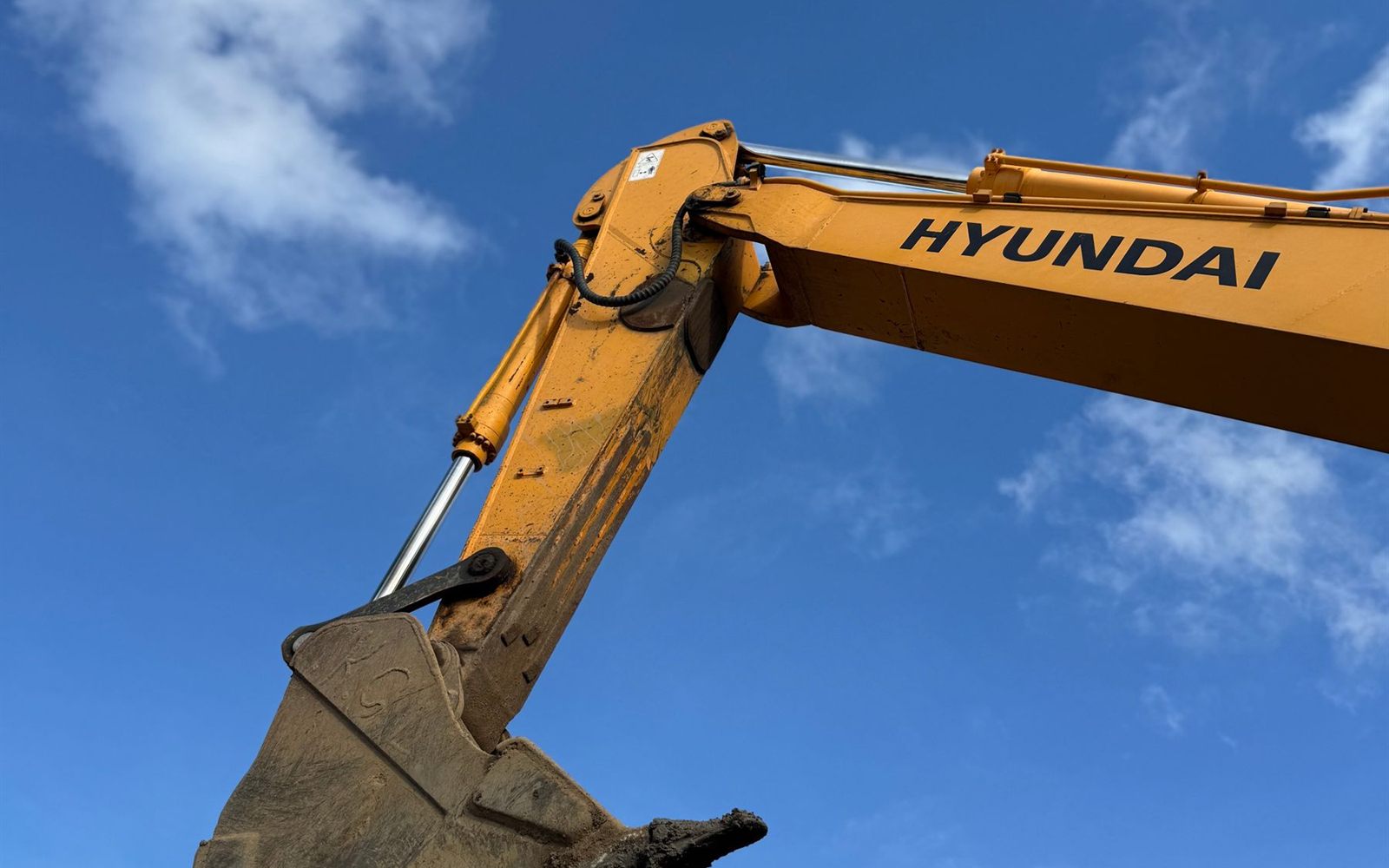 현대(HYUNDAI) 굴착기 붐과 버킷